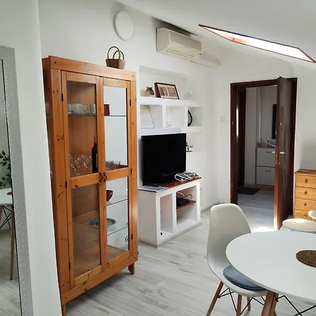 Anica With Parking Apartament Rovinj